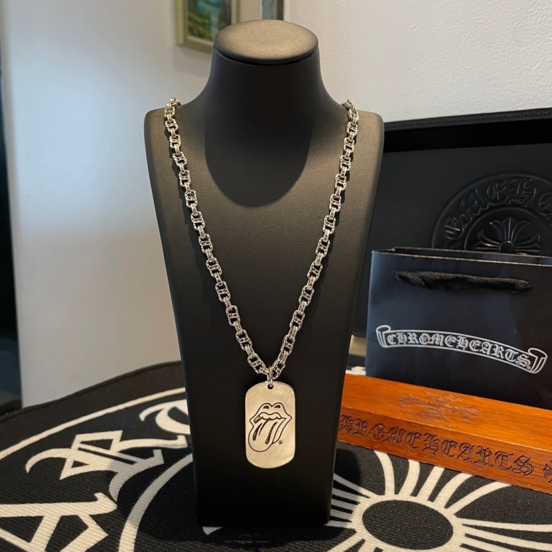 Ch**me He**ts necklaces